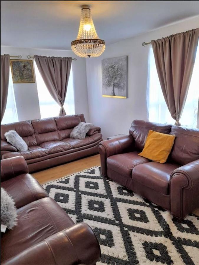 Beautiful 4 Bedroom Treasure Home Хемел Хемпстед Екстериор снимка