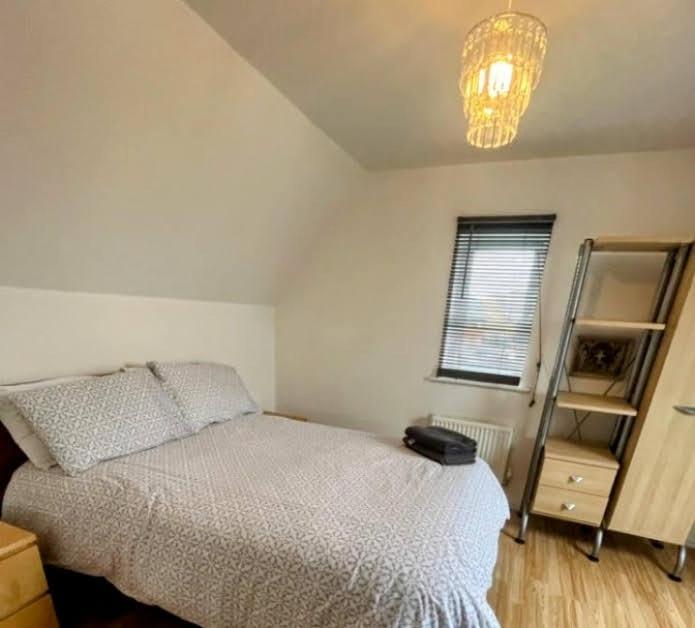 Beautiful 4 Bedroom Treasure Home Хемел Хемпстед Екстериор снимка